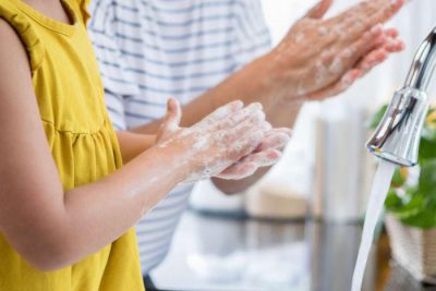 Dạy trẻ thời điểm cần rửa tay để phòng tránh lây nhiễm COVID-19